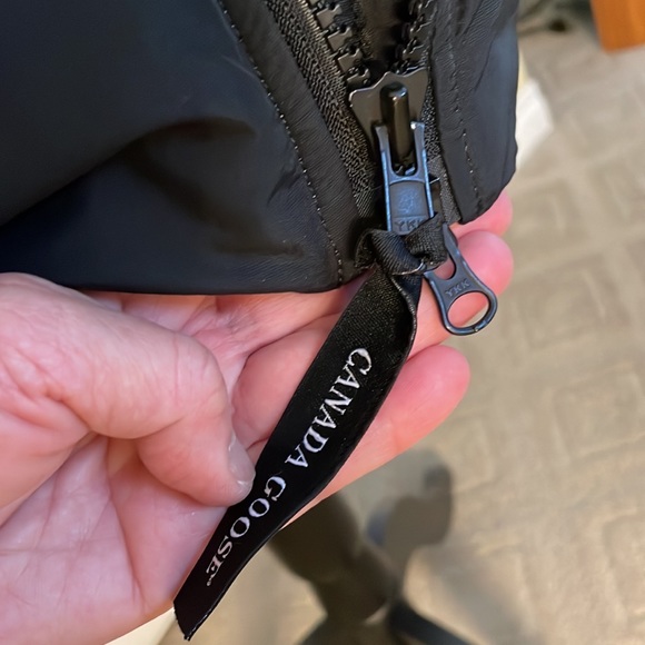 Men’s Canada goose XL Hybridge down coat - Picture 8 of 9